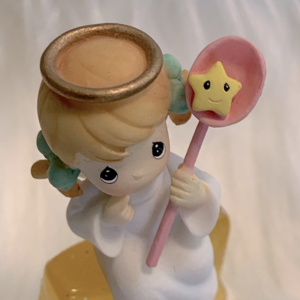 Precious Moments - Girl With Star figurine. “Just Wishin On A Star” - Picture 2 of 5